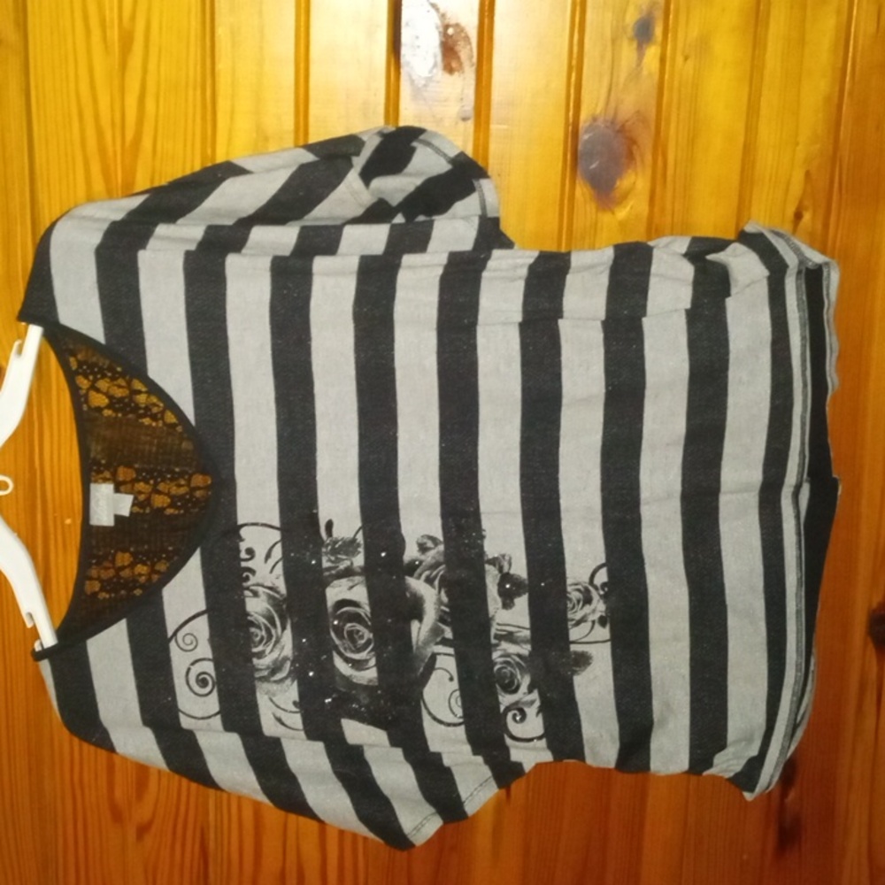 women large short sleeve gray black striped top with lace accent